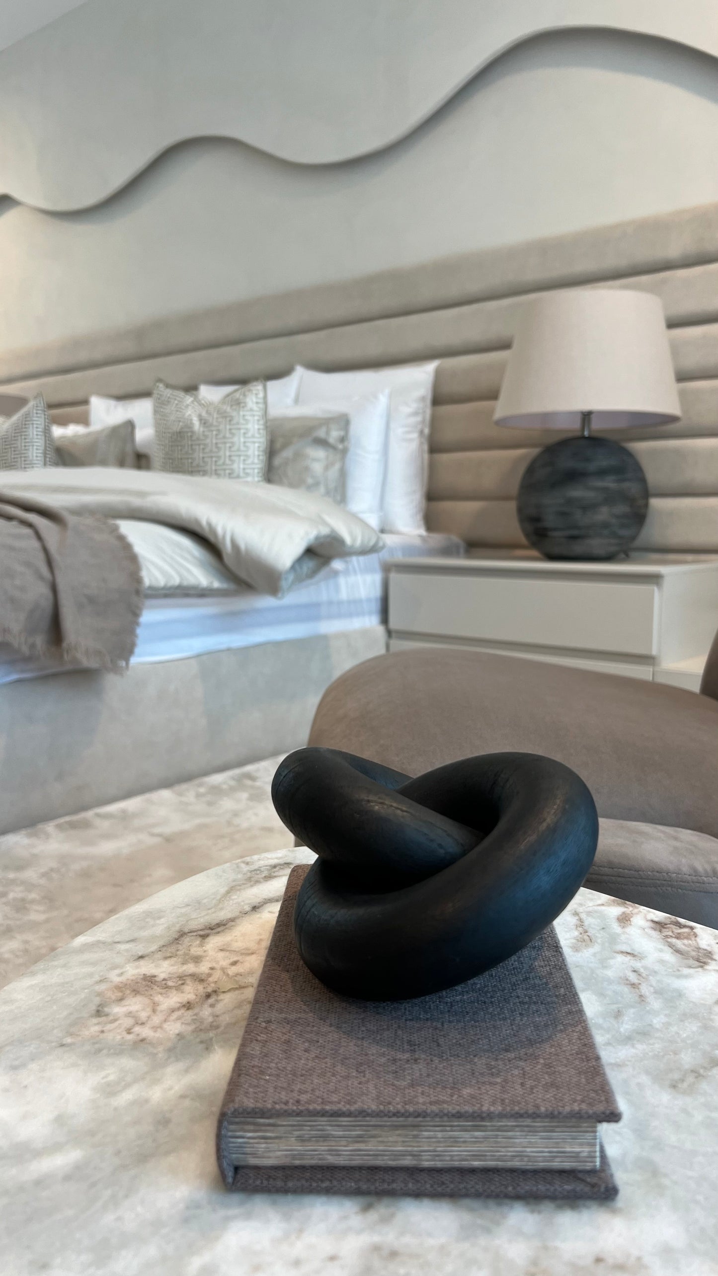 Timeless Elegance – A Bedroom Oasis of Luxury